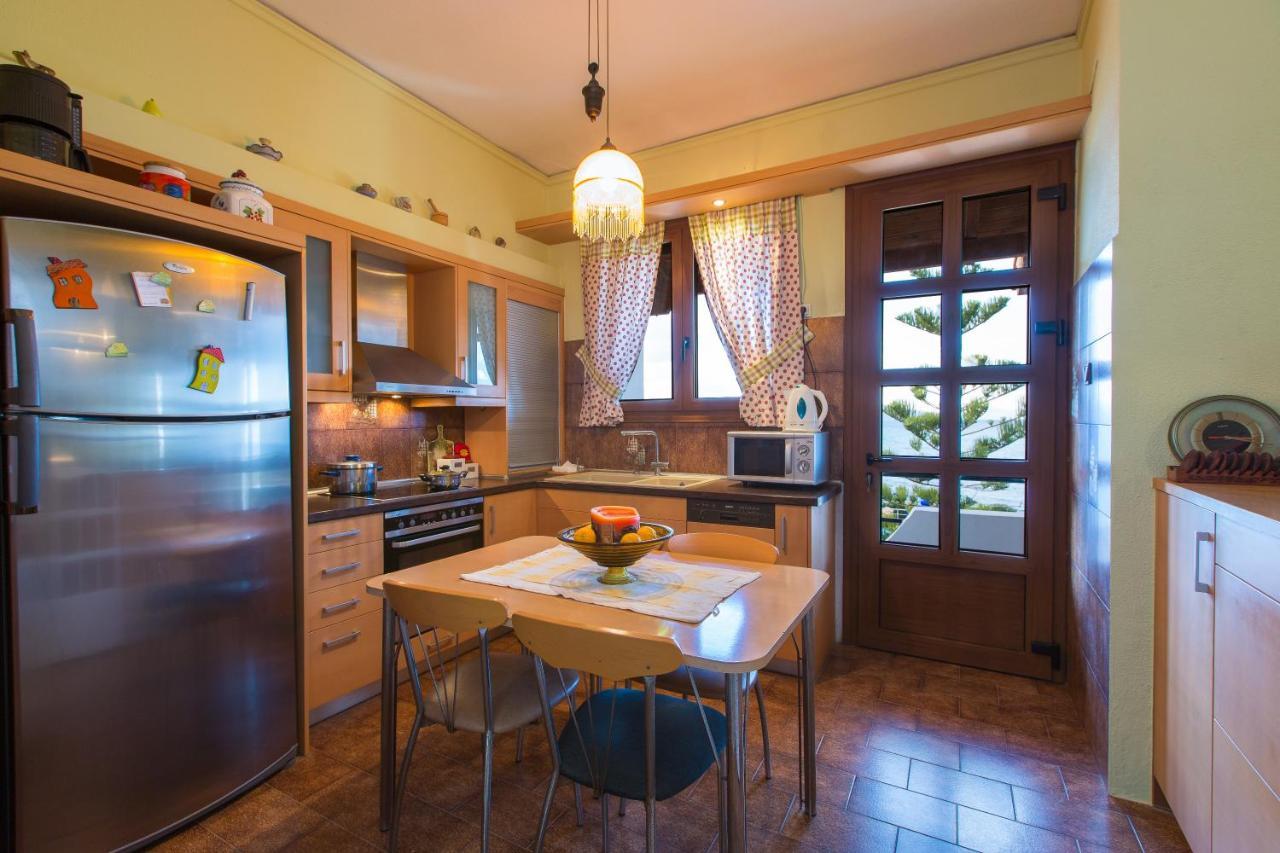 Beachfront Family Villa Katerina With Private Pool, Playground, Bbq & Amazing Sea Views! Petres  Exteriör bild