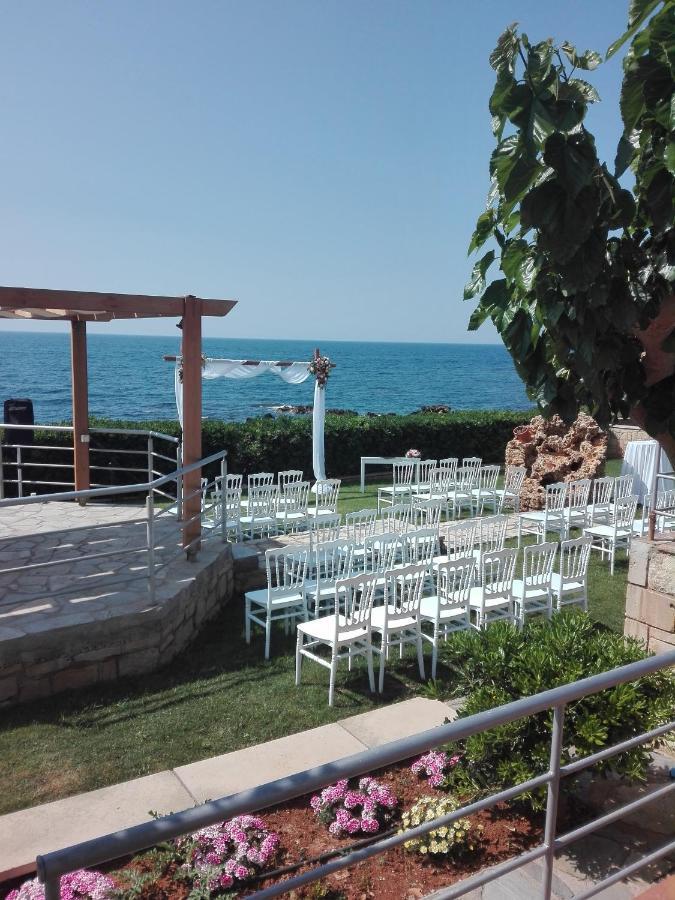 Beachfront Family Villa Katerina With Private Pool, Playground, Bbq & Amazing Sea Views! Petres  Exteriör bild