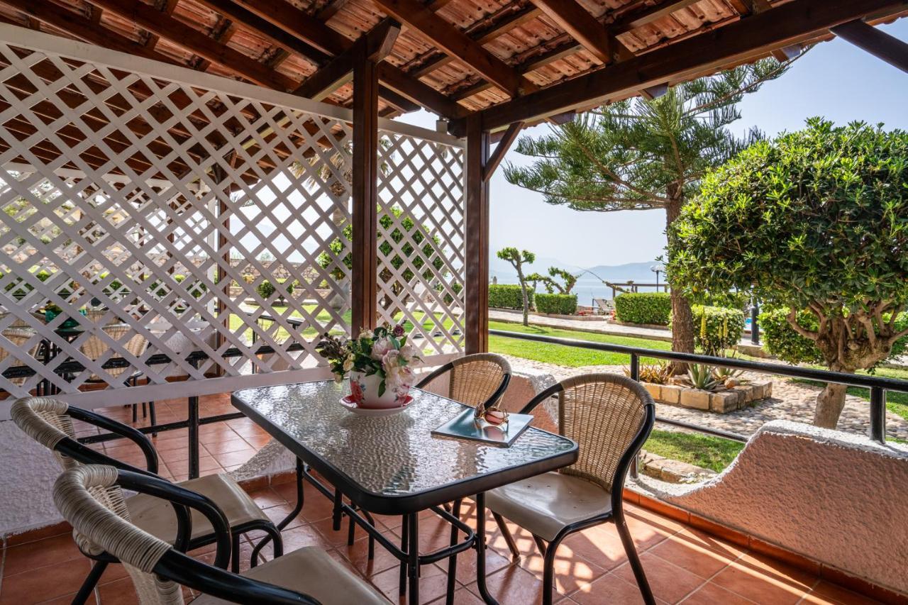 Beachfront Family Villa Katerina With Private Pool, Playground, Bbq & Amazing Sea Views! Petres  Exteriör bild