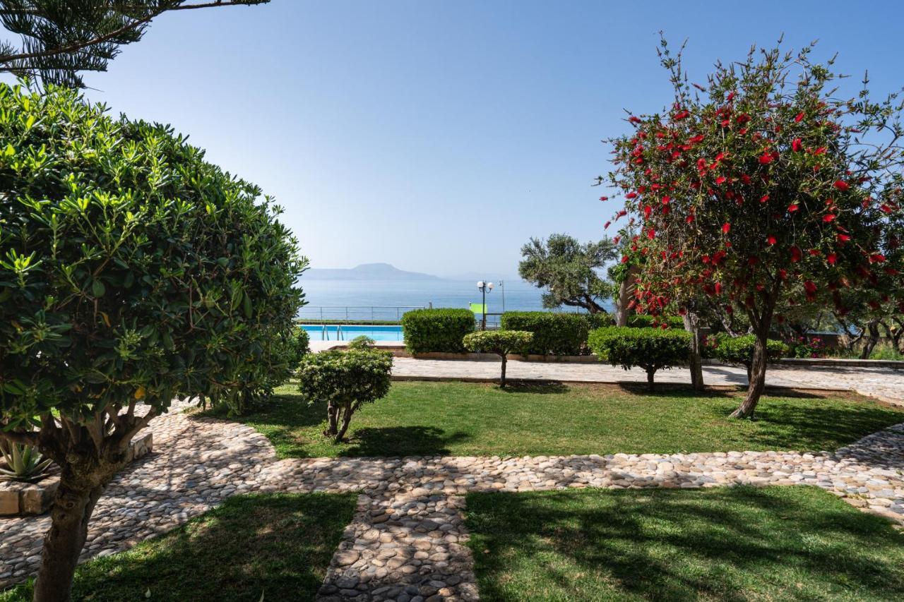 Beachfront Family Villa Katerina With Private Pool, Playground, Bbq & Amazing Sea Views! Petres  Exteriör bild