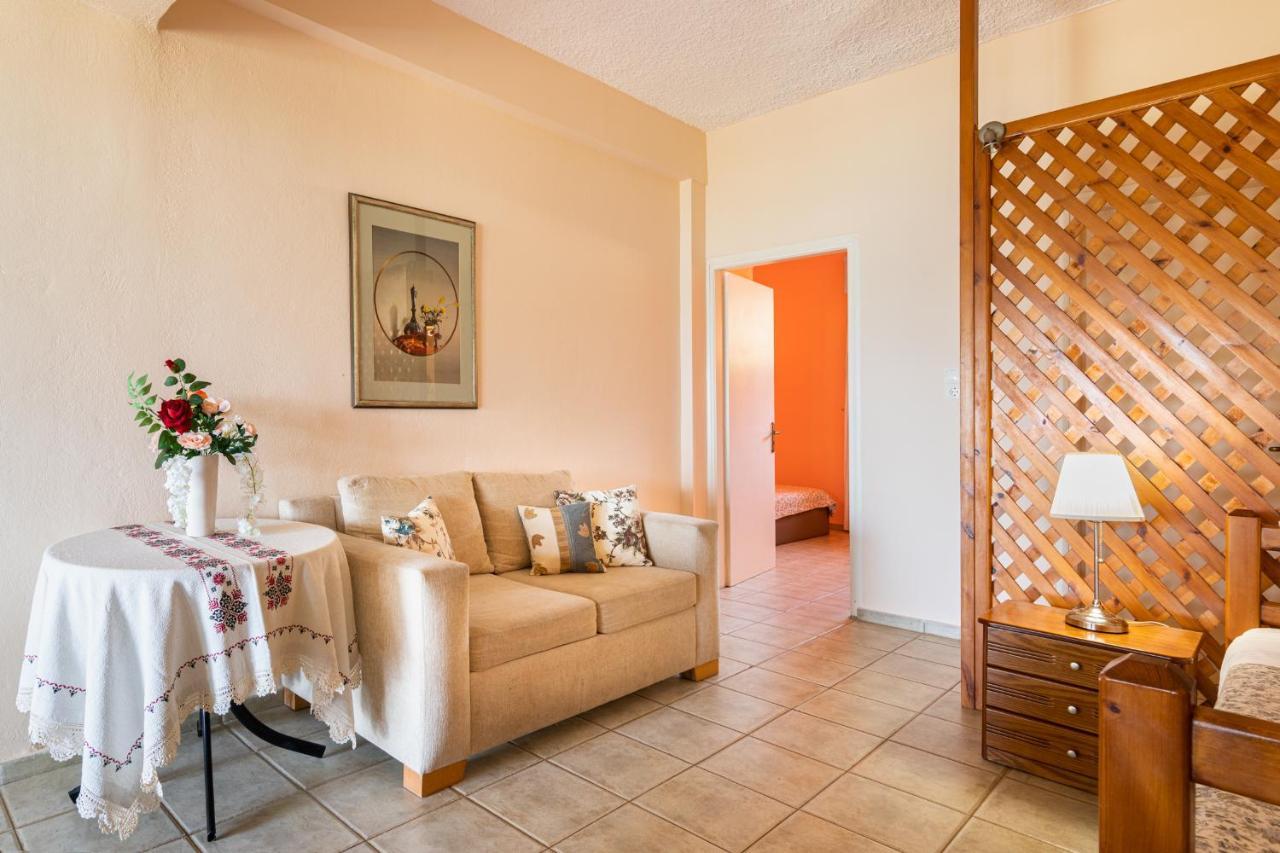 Beachfront Family Villa Katerina With Private Pool, Playground, Bbq & Amazing Sea Views! Petres  Exteriör bild